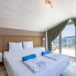 Azure Dream Vila