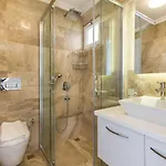 Azure Dream Vila *