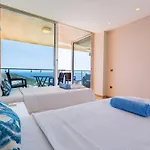 Azure Dream Vila